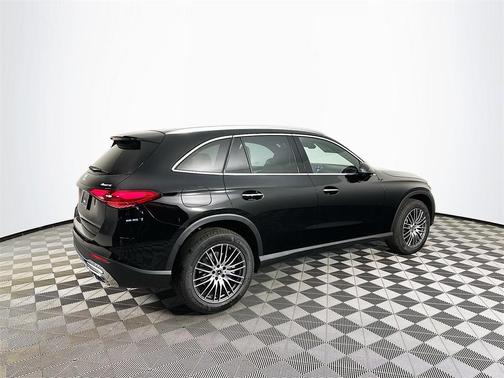 2025 Mercedes-Benz GLC 300 Base 4MATIC