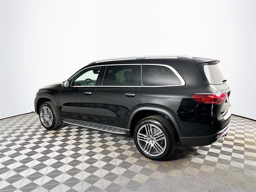 2025 Mercedes-Benz GLS 450 4MATIC