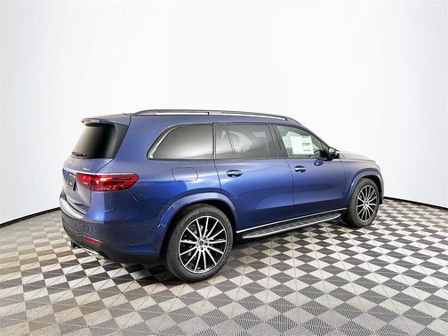 2026 Mercedes-Benz GLS 580 