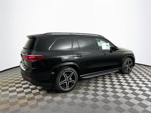 2026 Mercedes-Benz GLS 450 