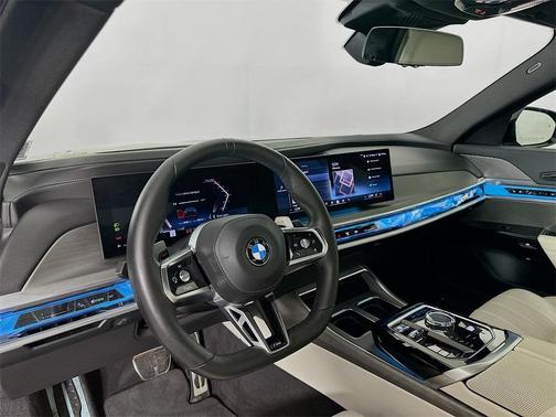 2023 BMW 740 i