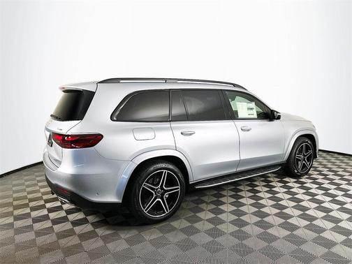 2025 Mercedes-Benz GLS 450 4MATIC
