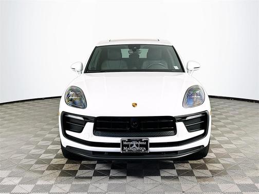 2023 Porsche Macan Base