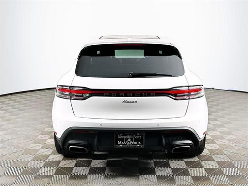 2023 Porsche Macan Base