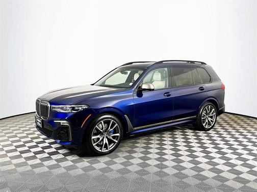 2022 BMW X7 M50i