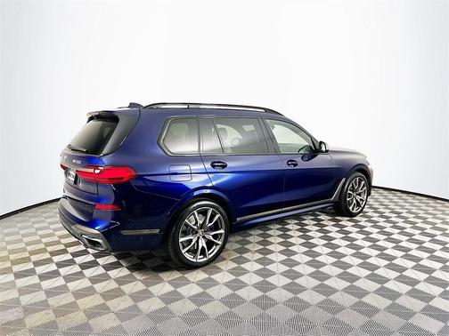 2022 BMW X7 M50i