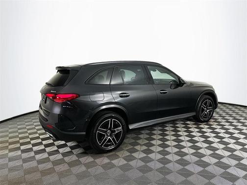 2025 Mercedes-Benz GLC 300 Base 4MATIC