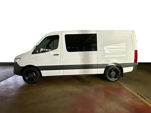 2025 Mercedes-Benz Sprinter 2500 144 WB Standard Roof Crew