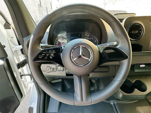 2025 Mercedes-Benz Sprinter 2500 Standard Roof
