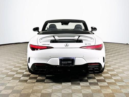MANUFAKTUR Moonlight White Metallic 2022 Mercedes-Benz AMG SL 55 Base