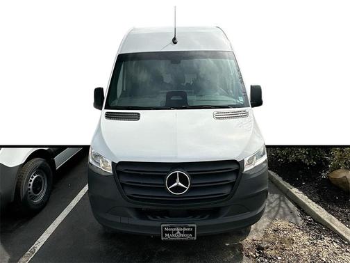 2025 Mercedes-Benz Sprinter 2500 144 WB Standard Roof Crew