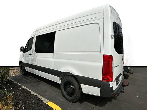2025 Mercedes-Benz Sprinter 2500 144 WB Standard Roof Crew