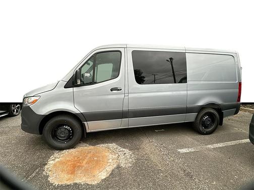 2025 Mercedes-Benz Sprinter 2500 144 WB Standard Roof Crew