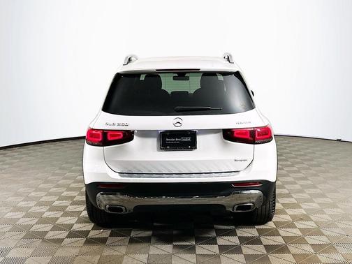 Polar White 2023 Mercedes-Benz GLB 250 Base 4MATIC