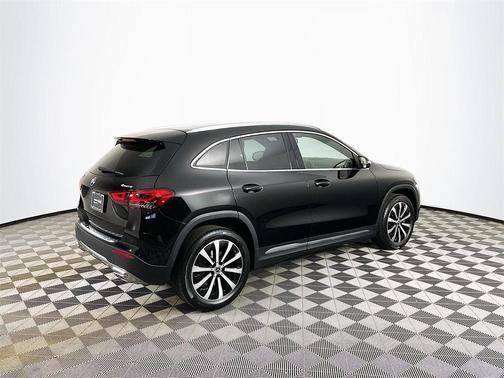 2022 Mercedes-Benz GLA 250 Base 4MATIC