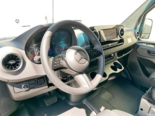 2025 Mercedes-Benz Sprinter 2500 High Roof
