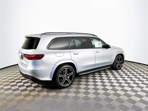 2026 Mercedes-Benz GLS 450 