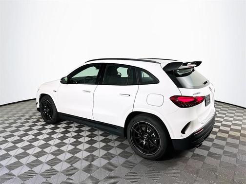 2025 Mercedes-Benz AMG GLA 35 Base