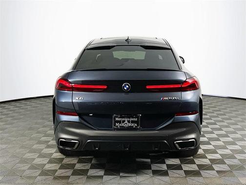 2022 BMW X6 M50i