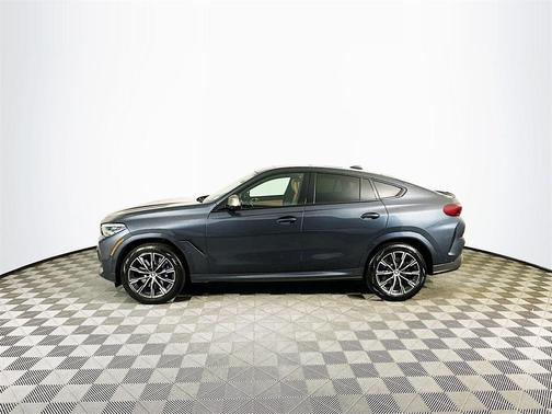 2022 BMW X6 M50i
