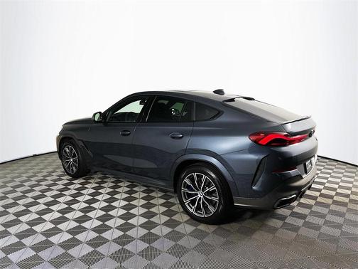 2022 BMW X6 M50i