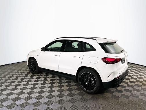 2026 Mercedes-Benz AMG GLA 35 Base