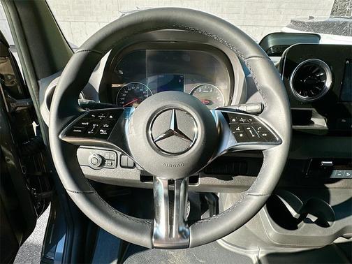 2025 Mercedes-Benz Sprinter 2500 Standard Roof