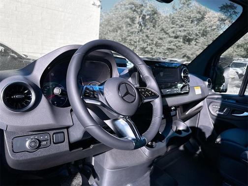 2025 Mercedes-Benz Sprinter 2500 Standard Roof