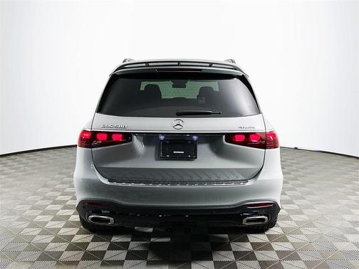 2026 Mercedes-Benz GLS 580 