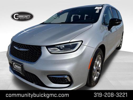 Silver 2024 Chrysler Pacifica Limited