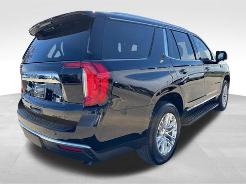 Black 2023 GMC Yukon SLT