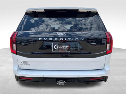 White 2025 Ford Expedition Active