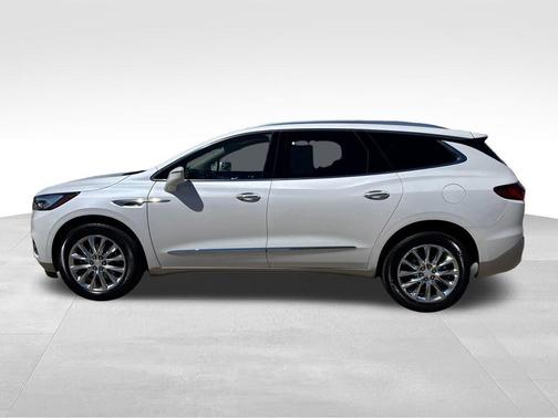 White 2019 Buick Enclave Premium