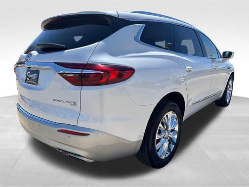 White 2019 Buick Enclave Premium
