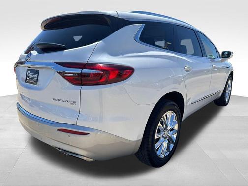 White 2019 Buick Enclave Premium