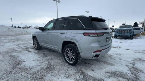 2025 Jeep Grand Cherokee Summit