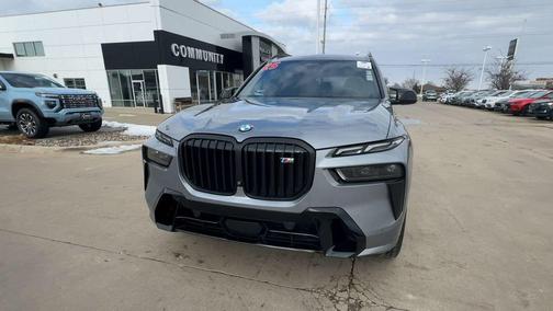 2025 BMW X7 M60i
