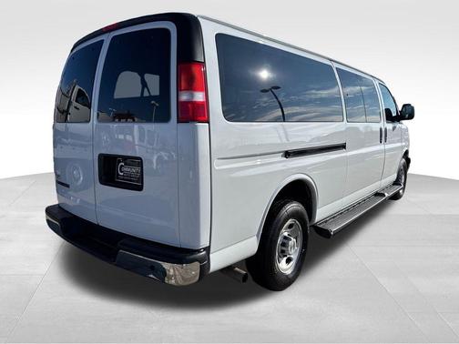 2023 Chevrolet Express 3500 LT