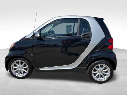 Black 2008 smart ForTwo Pure