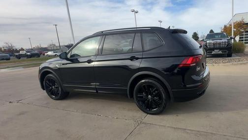 2022 Volkswagen Tiguan 2.0T SE R-Line Black