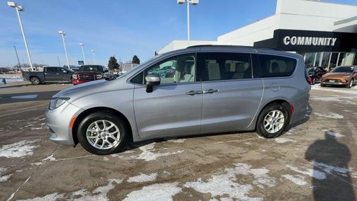 2021 Chrysler Voyager LXI