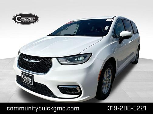 2023 Chrysler Pacifica Touring-L