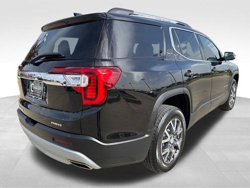 Black 2023 GMC Acadia SLT
