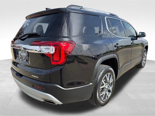 Black 2023 GMC Acadia SLT