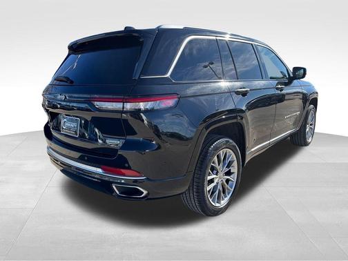 2023 Jeep Grand Cherokee Summit