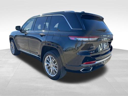 2023 Jeep Grand Cherokee Summit