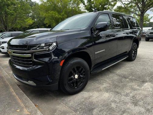2023 Chevrolet Suburban LT