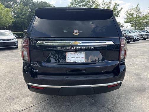 2023 Chevrolet Suburban LT