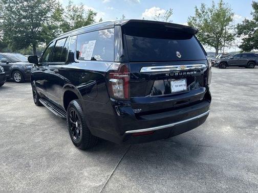 2023 Chevrolet Suburban LT