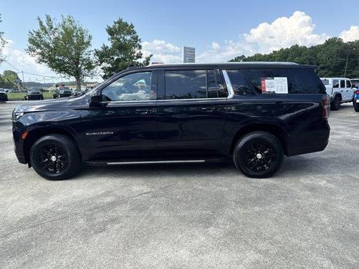 2023 Chevrolet Suburban LT